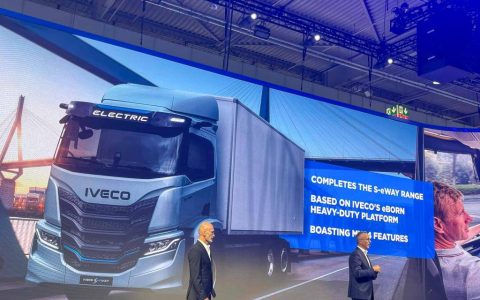 2024IAA: Présentation de la combustion interne à l&rsquo;hydrogène + de la hybridation à portée étendue, lancement en pré – mière mondiale du eMoovy, véhicule commercial léger électrique, et explication des exposants d&rsquo;Iveco
