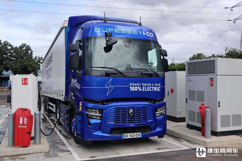Renault Trucks mise tout sur les nouvelles énergies avec plusieurs modèles avant-gardistes dévoilés : aperçu des nouveautés du salon IAA 2024