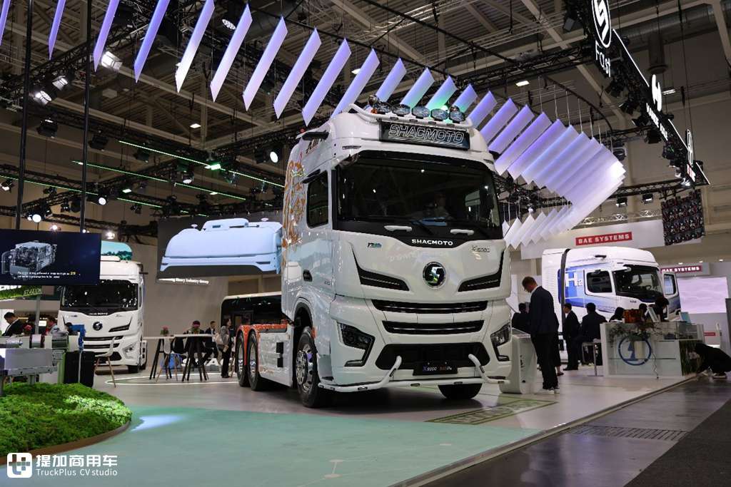 La puissance maximale sur le salon ! Le camion de traction Shaanxi Automobile Delong X6000 de 840 chevaux fait son apparition au salon international IAA de Hanovre, avec une configuration exceptionnelle.