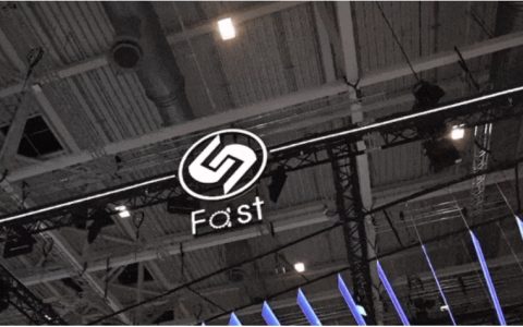 Produits de Fast brillent à la foire automobile de Hanovre.