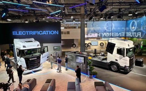 IAA 2024: Moteur V8, gaz naturel + puissance Super dévoilés ensemble, expansion des modèles électriques, interprétation des expositions intérieures de Scania.