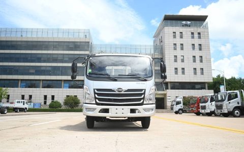 Le monde des camions légers a aussi son « champion olympique » ! Un plein peut parcourir 1000 kilomètres, un véritable partenaire pour gagner de l&rsquo;argent.