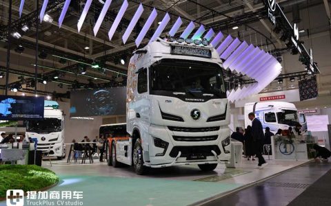 IAA 2024 : Le Shaanxi Delong X6000 de 840 chevaux de puissance mène la danse. Shaanxi Heavy Duty Trucks présente plusieurs modèles, faisant s&rsquo;exclamer « génial » par les amis internationaux!