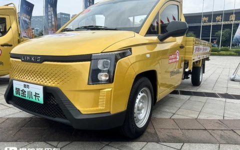 Avec une autonomie de 318 km et une largeur de compartiment de chargement de 1,8 mètre, le dernier petit camion doré lancé par Linxys réserve des surprises