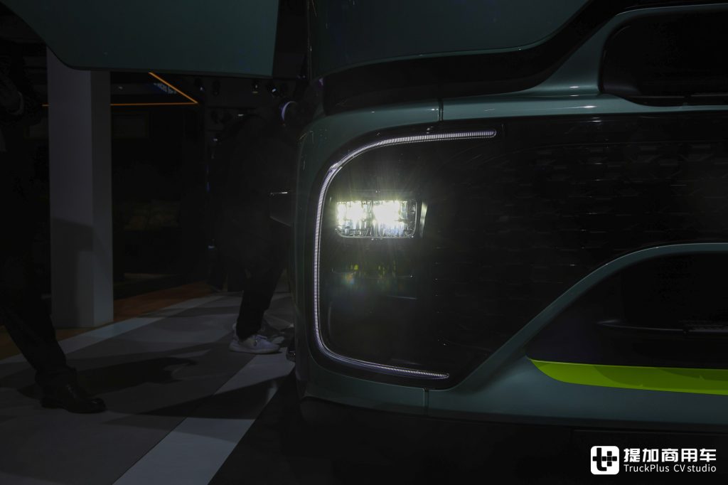 2024IAA : Nouvelle plateforme futuriste, moteur diesel amélioré, le nouveau modèle phare Actros L de Mercedes-Benz arrive
