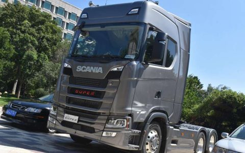Ne vous laissez pas tromper, voici le véritable Scania : photos réelles du tracteur Scania 560S vendu en Chine