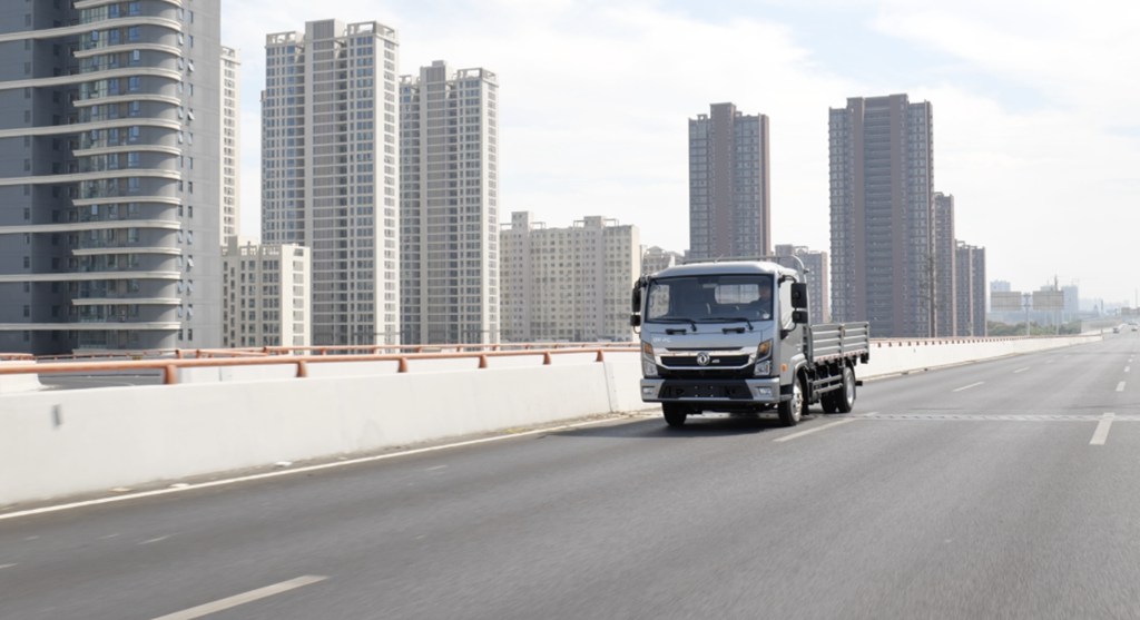Dongfeng Dolica Feilong : Un lancement majeur – Le nouveau véhicule léger de Dongfeng aide les camionneurs à être « plus rapides, efficaces et économiques »