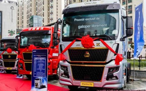 “Les experts en termes solaires sont arrivés à Pingcheng !”La conférence de lancement du camion à gaz WP13NG 540 à grande puissance s&rsquo;est achevée avec succès à Datong.