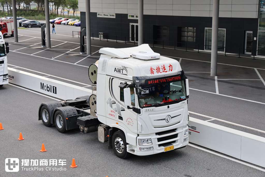 Il est difficile de croire qu'il y ait autant de camions modifiés dans le pays. Après avoir fait un tour au Festival de la Culture des Camions STC, j'ai été agréablement surpris !