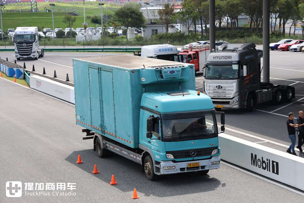 Il est difficile de croire qu'il y ait autant de camions modifiés dans le pays. Après avoir fait un tour au Festival de la Culture des Camions STC, j'ai été agréablement surpris !