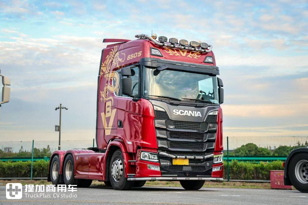 Il est difficile de croire qu'il y ait autant de camions modifiés dans le pays. Après avoir fait un tour au Festival de la Culture des Camions STC, j'ai été agréablement surpris !