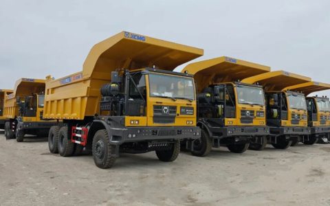 Les camions miniers XCMG XG90 ont été livrés au Kazakhstan par lots