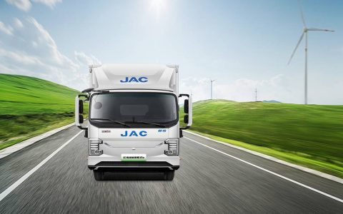 ​JAC New Energy Light Truck ES9 : Lancement – Technologies de pointe pour une révolution industrielle