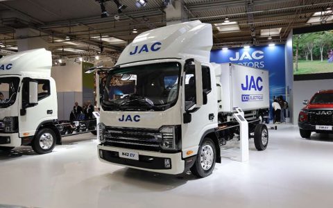 Équipé d&rsquo;Assistance à la Conduite de Niveau 2 (ADAS) : Jianghuai N42, un Camion Léger Chinois aux Prérogatives Remarquables pour le Marché Européen