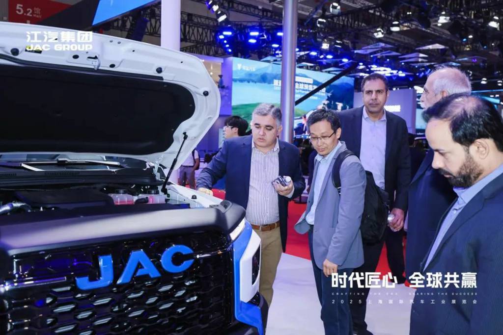 ​​La première camionnette hybride électrique chinoise avec un couple dépassant 1 000 N·m ! JAC Huntru PHEV dévoilé au Salon de Shanghai​​
