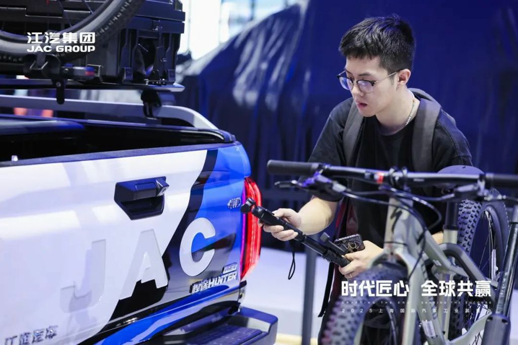 ​​La première camionnette hybride électrique chinoise avec un couple dépassant 1 000 N·m ! JAC Huntru PHEV dévoilé au Salon de Shanghai​​