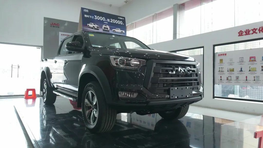​​Nouveau référentiel en pick-up commercial : JAC T8 Jin Qing Edition révolutionne le marché avec sa motorisation diesel​​