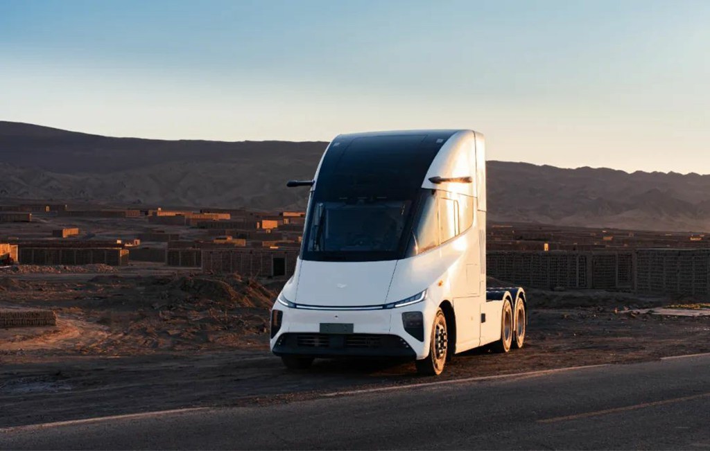 ​​Windrose obtient la double certification UNECE : une première pour une startup chinoise dans le secteur des poids lourds électriques​​