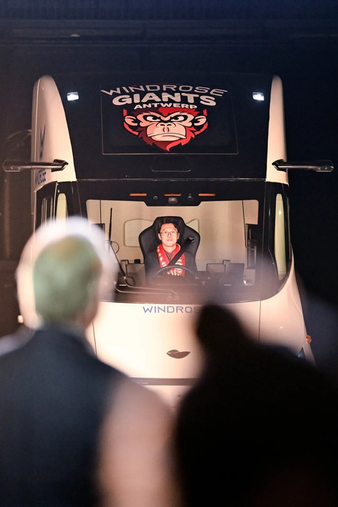 ​​Windrose obtient la double certification UNECE : une première pour une startup chinoise dans le secteur des poids lourds électriques​​