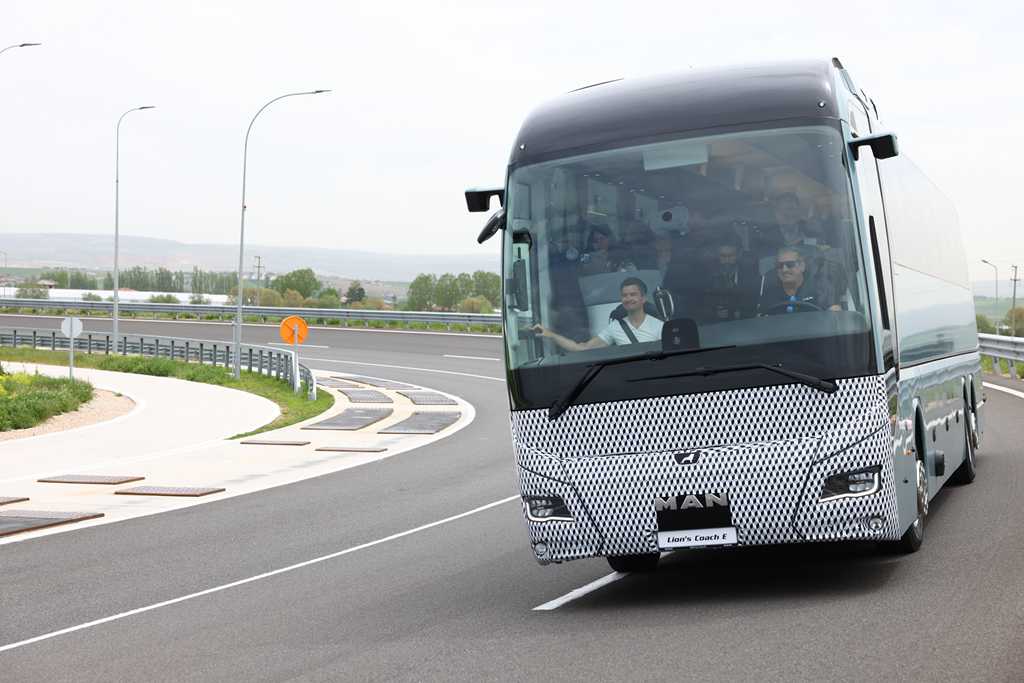 Un nouveau voyage zéro émission : MAN dévoile son premier autocar longue distance électrique