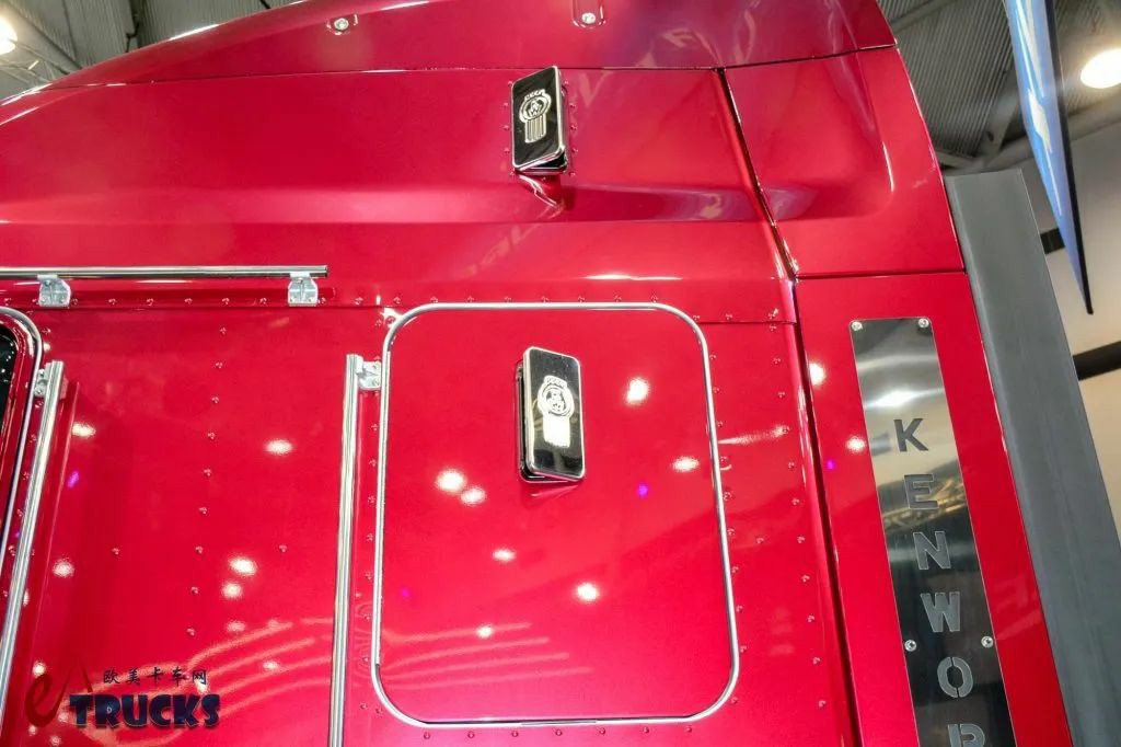 ​​L'Espace de Vie Rivalise avec les Camions à Capot Long ! Le Flagship Cabover Américain Exclusif Kenworth K220 Dévoilé au Brisbane Truck Show​​