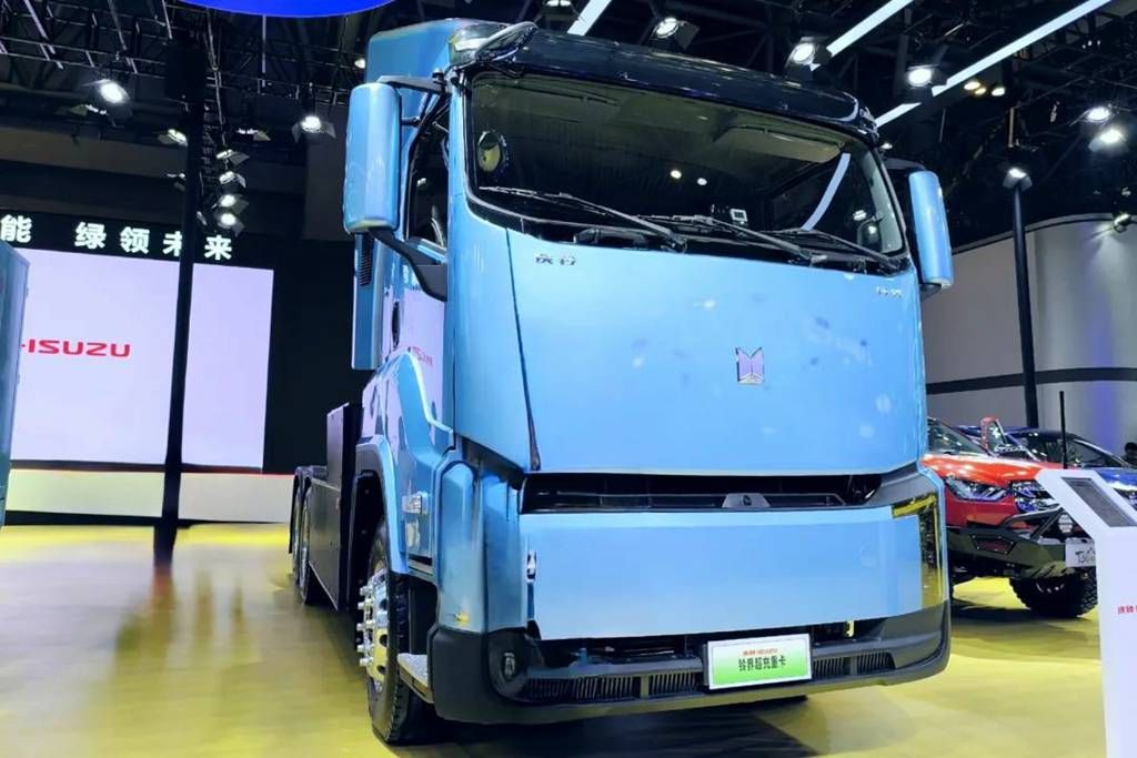 Charge ultra-rapide mégawatt + allègement de 1,2 tonne : Le camion lourd Qingling Lingjie vous propulse dans la nouvelle ère de la charge haute efficacité