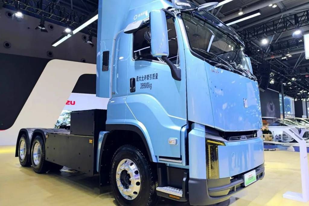 Charge ultra-rapide mégawatt + allègement de 1,2 tonne : Le camion lourd Qingling Lingjie vous propulse dans la nouvelle ère de la charge haute efficacité