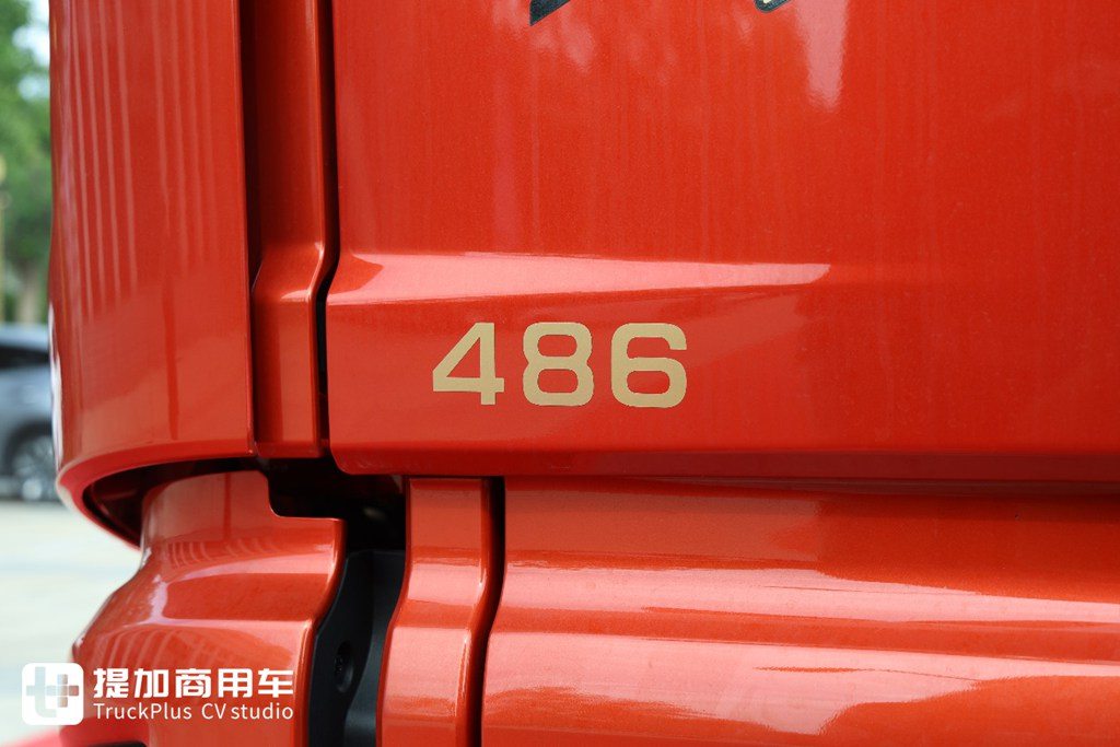 ​​Une Gloire Forgée par 10 000 Unités : Comment la Série 6SM6 de FAW Jiefang Domine les Segments de Transport​​