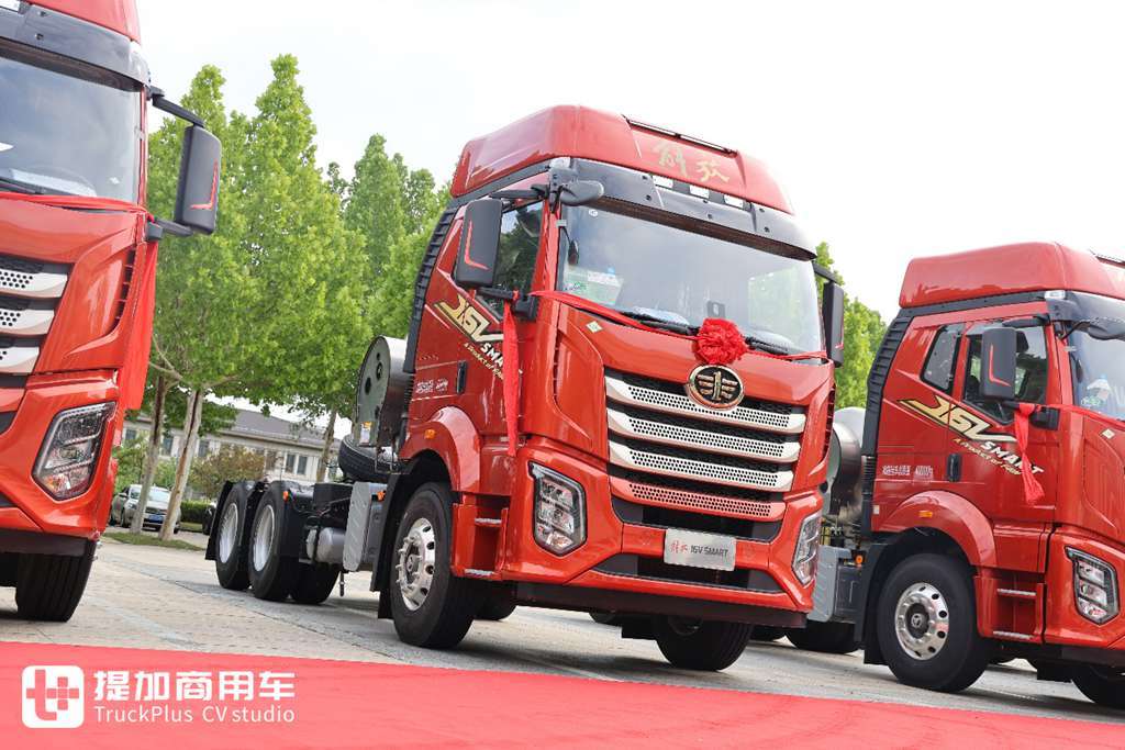 ​​Une Gloire Forgée par 10 000 Unités : Comment la Série 6SM6 de FAW Jiefang Domine les Segments de Transport​​