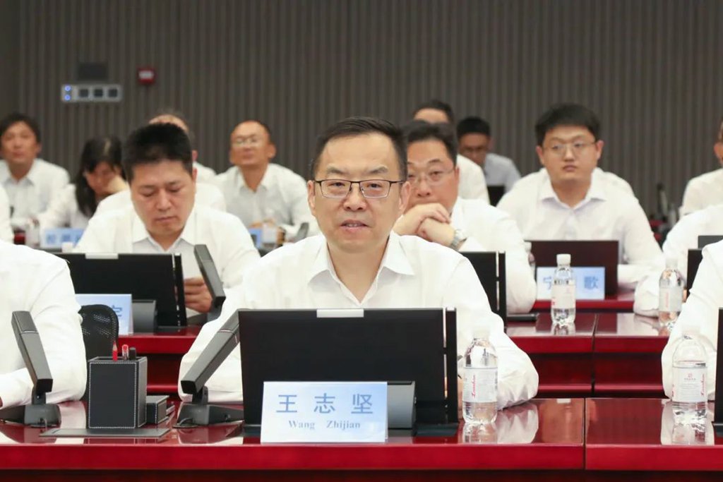 ​​Shandong Heavy Industry Group et ZF organisent une Journée d'échange technologique​​