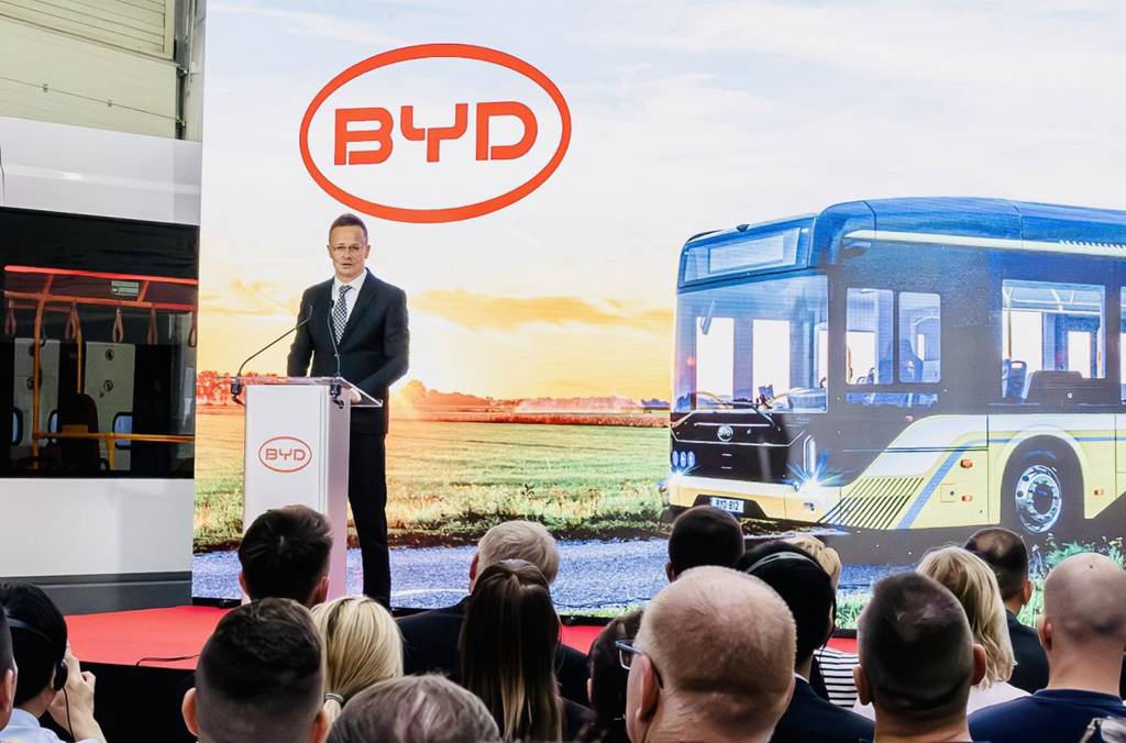 ​​BYD pose la première pierre de l'extension de son usine de véhicules utilitaires en Hongrie, accélérant son déploiement européen​​