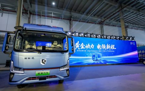 ​​Weichai LANDKING Stellar : La puissance électrique dorée ultime et la nouvelle génération de camions légers X7 présentés officiellement !​​