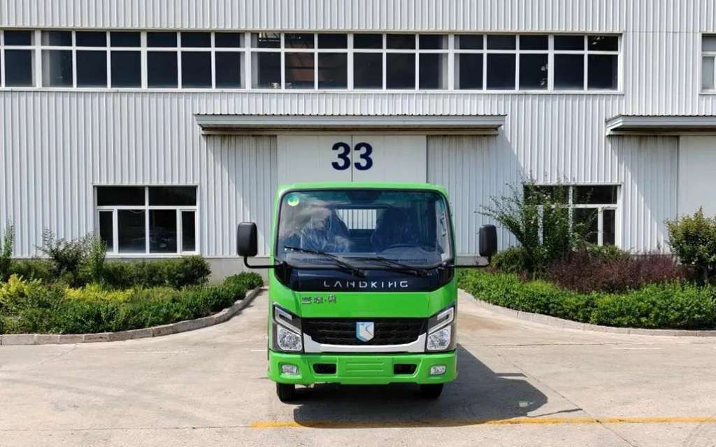 ​​Le camion benne Weichai LANDKING • Han : Maniabilité et charge lourde pour résoudre les défis opérationnels ! Une configuration robuste démontre sa vraie puissance !​​