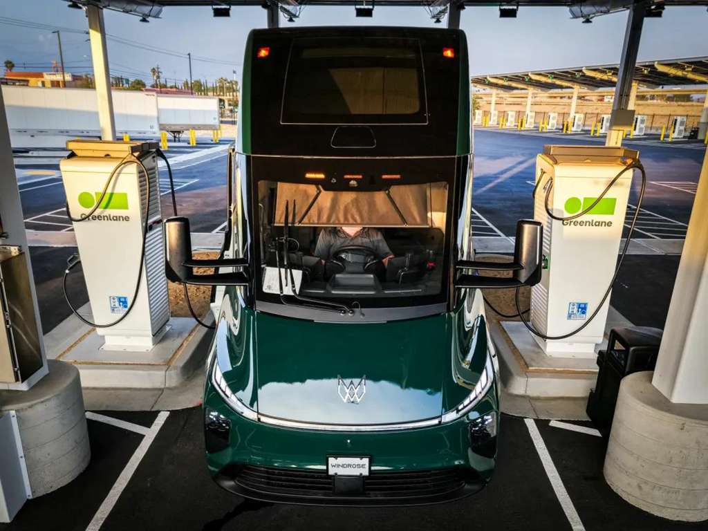 ​​Commande d'exportation de 430 millions de yuans vers les États-Unis : Windrose obtient une commande de camions électriques du client logistique américain Nevoya, livraison début fin 2025​​