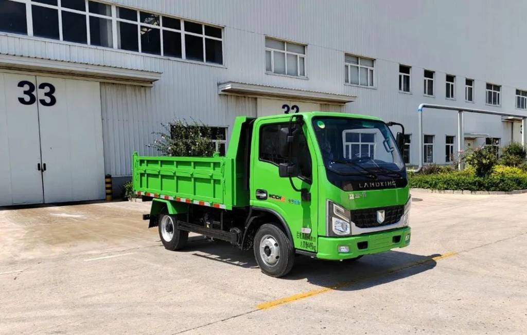 ​​Le camion benne Weichai LANDKING • Han : Maniabilité et charge lourde pour résoudre les défis opérationnels ! Une configuration robuste démontre sa vraie puissance !​​