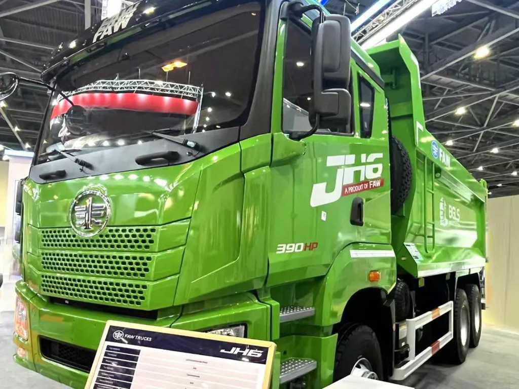 ​​FAW Jiefang débarque en force à l'Exposition Internationale de Véhicules Commerciaux d'Astana​​