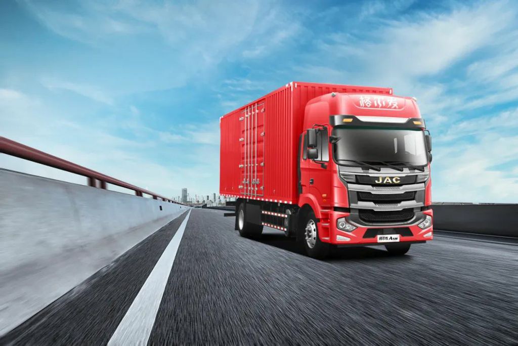 ​​Analyse Approfondie du Camion Plateau JAC GALLOP A5M​​