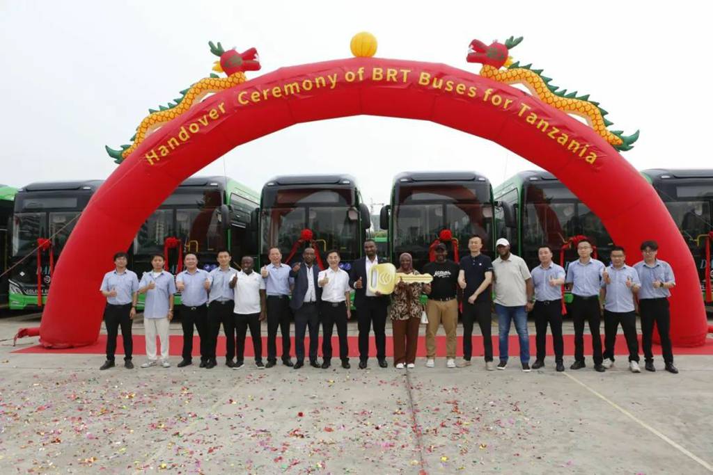​​La plus grosse commande de BRT pour l’Afrique cette année : 200 bus GOLDEN DRAGON livrés​​