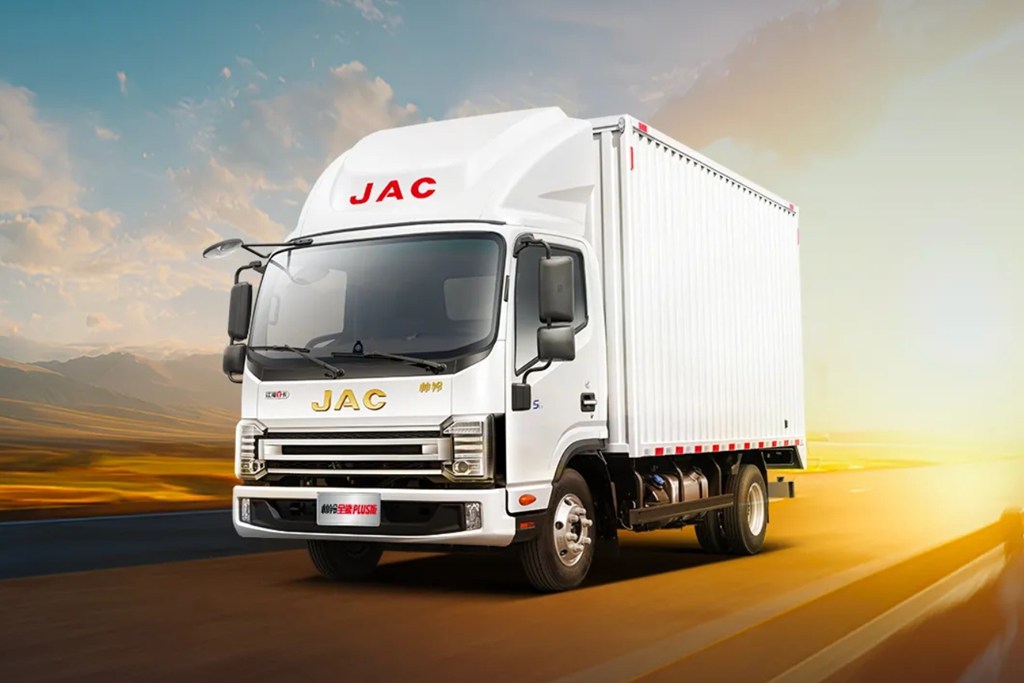 ​​JAC Light Truck Shuailing All-round PLUS : Puissant, Économe, Robuste, Esthétique, Silencieux, Durable – Six Dimensions de Polyvalence qui Redéfinissent la Valeur des Camionnettes Légères​​