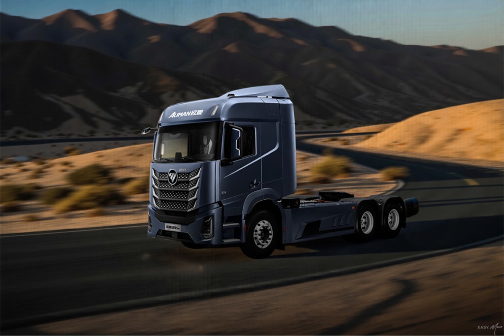 600 kWh de grande capacité ! Le FOTON Auman Galaxy 5M révolutionne l'efficacité du transport de charbon, sable et gravier