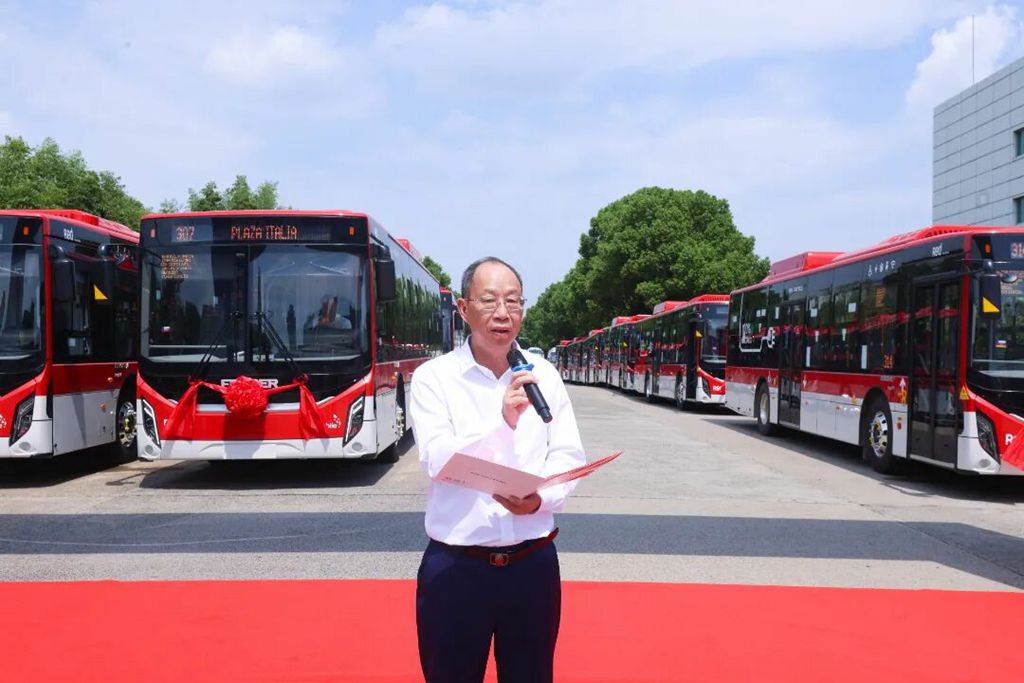 450 unités ! Les bus électriques HIGER FENCER f1 prennent la route vers l'Amérique du Sud