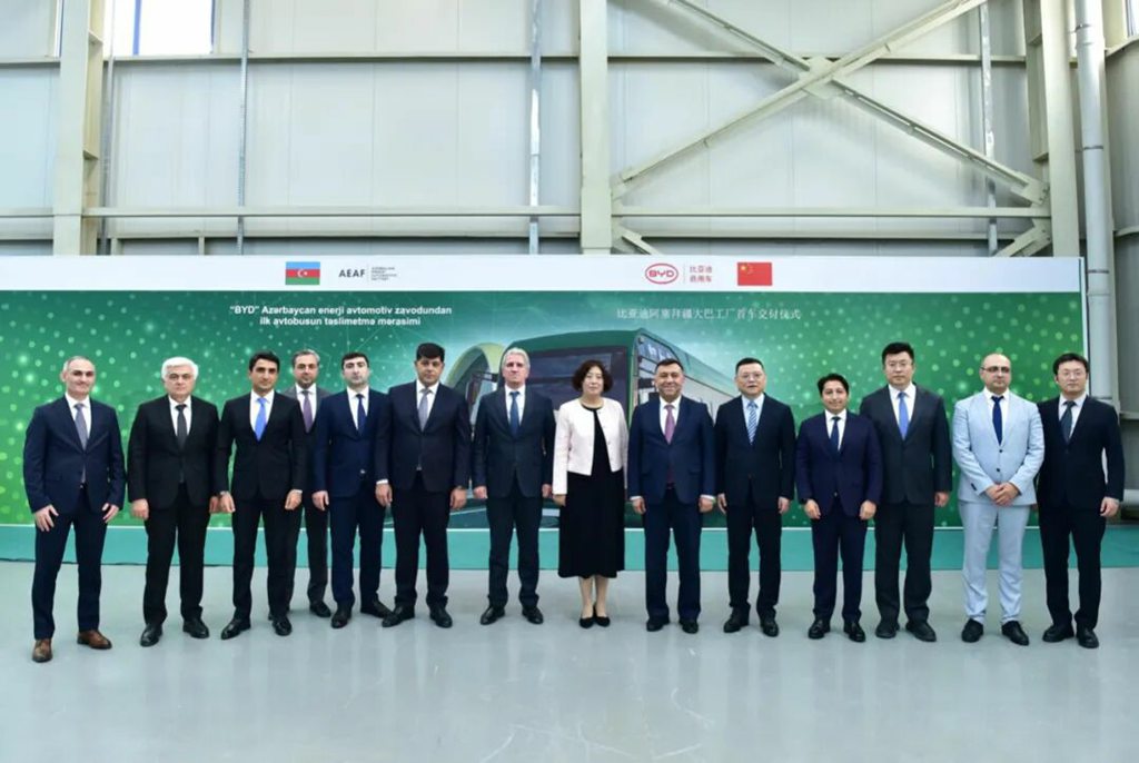 ​​Reconnaissance internationale et nouveau contrat ! BYD livre massivement des bus électriques en Azerbaïdjan​​