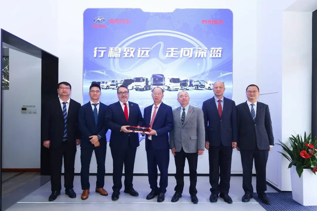 450 unités ! Les bus électriques HIGER FENCER f1 prennent la route vers l'Amérique du Sud