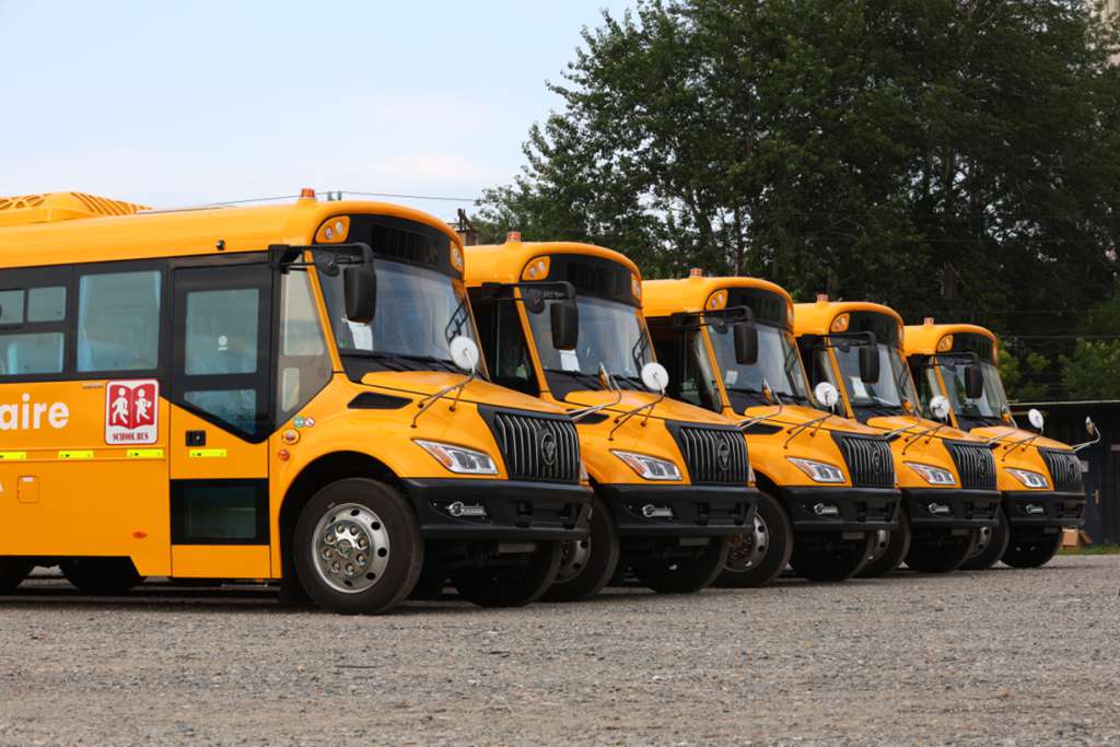 BAIC FOTON contribue au développement social en RD Congo : Première livraison officielle de bus scolaires et urbains personnalisés