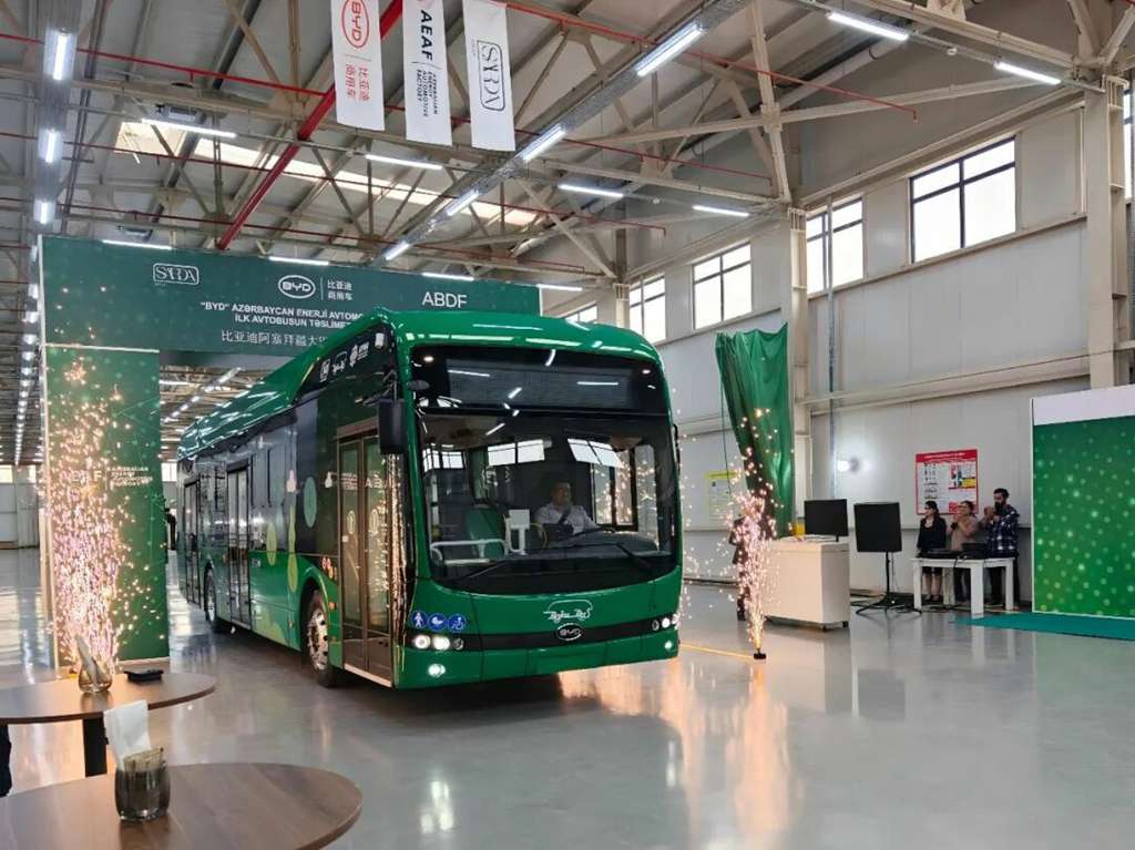 ​​Reconnaissance internationale et nouveau contrat ! BYD livre massivement des bus électriques en Azerbaïdjan​​