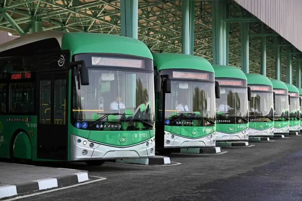 Le Président en personne ! Les autobus ANKAI illuminent Bichkek, capitale du Kirghizistan