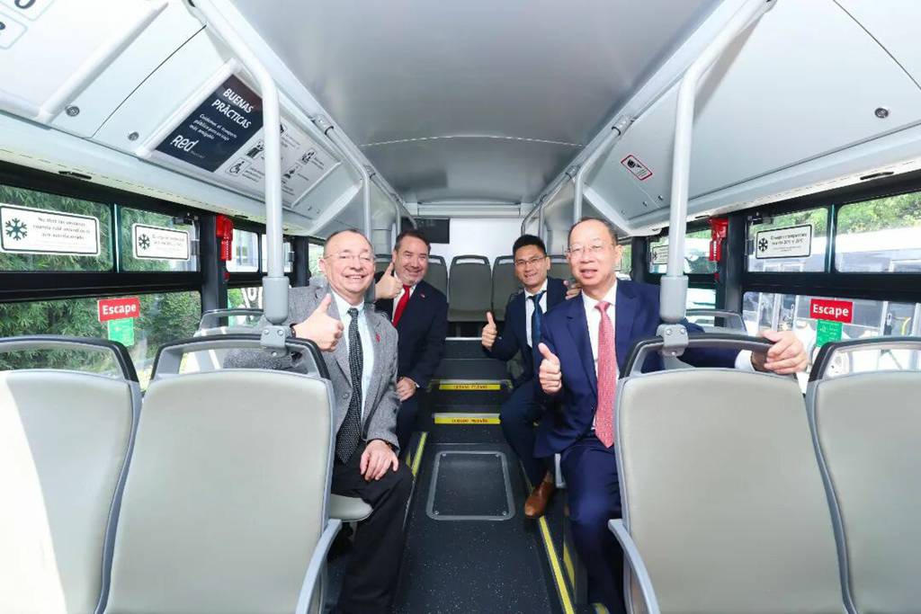 450 unités ! Les bus électriques HIGER FENCER f1 prennent la route vers l'Amérique du Sud