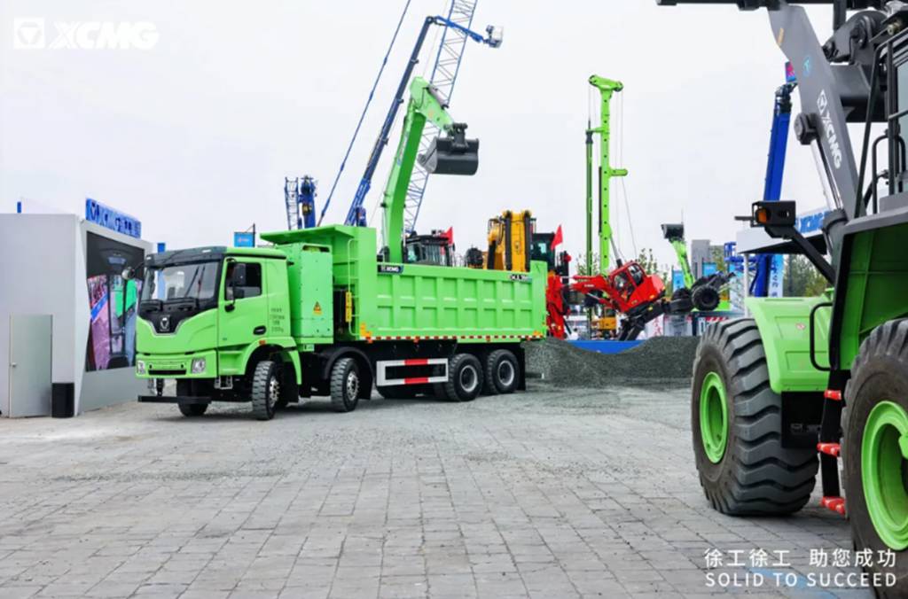 ​​Le camion-benne électrique 400 degrés XCMG fait sensation à BICES 2025​​