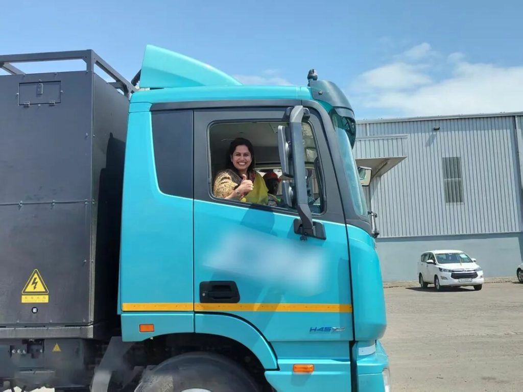 ​​BAIC FOTON Contribue à l'Écologisation du Transport Maritime en Asie du Sud : Premiers Camions Électriques Mise en Service​​