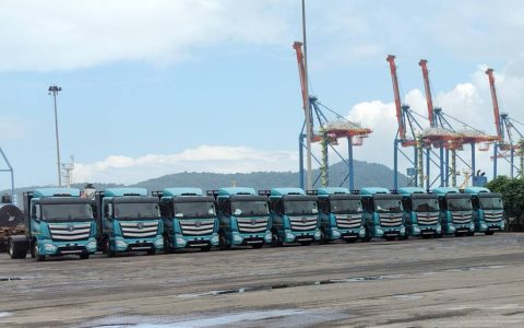 ​​BAIC FOTON Contribue à l&rsquo;Écologisation du Transport Maritime en Asie du Sud : Premiers Camions Électriques Mise en Service​​